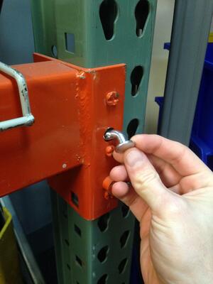 pallet_rack_ safety_pin_placement